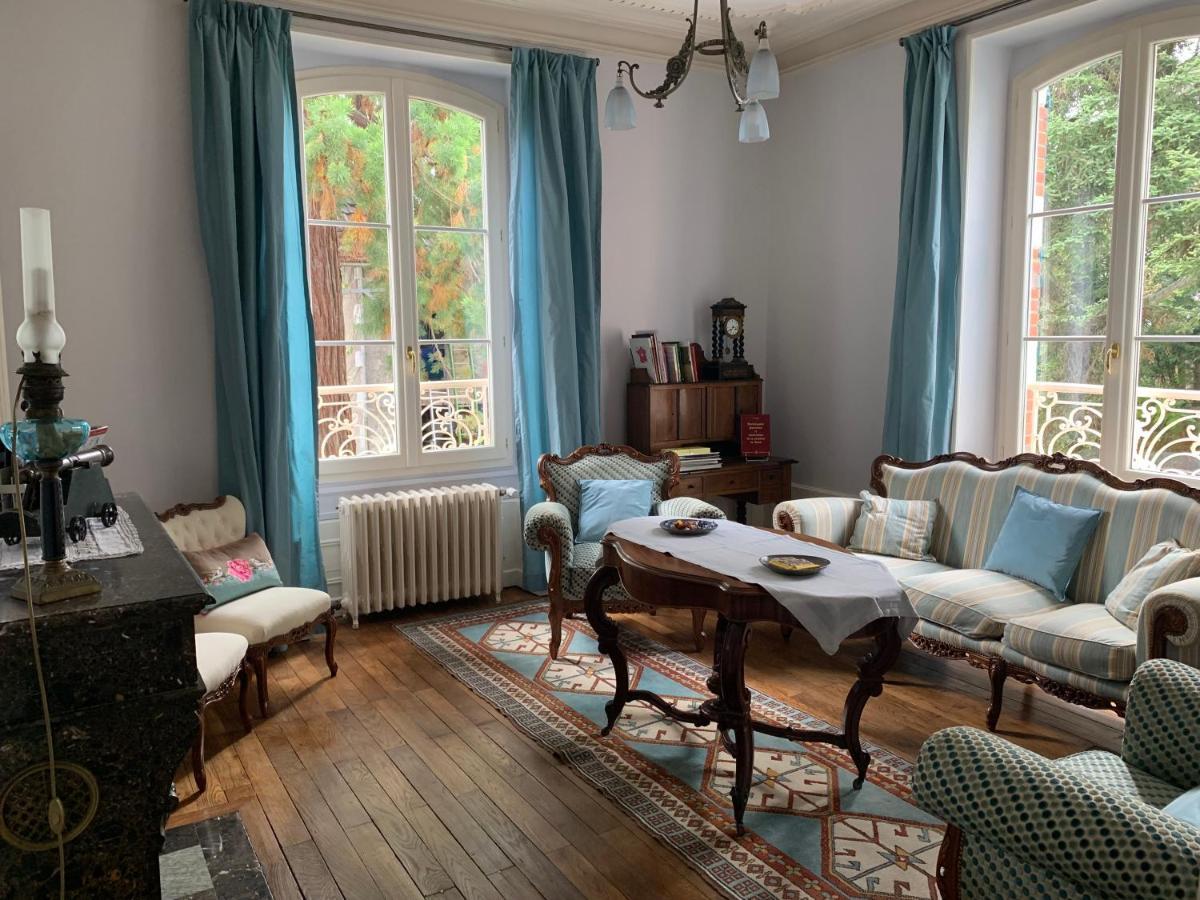 L'Oustal Bed & Breakfast Bourges Ngoại thất bức ảnh